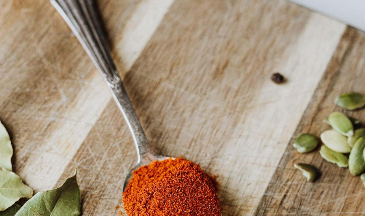 Cucharada de pimentón de la Vera, producto típico de Cáceres